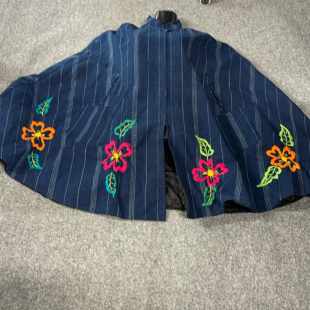 Cape - Picture 1 of 6